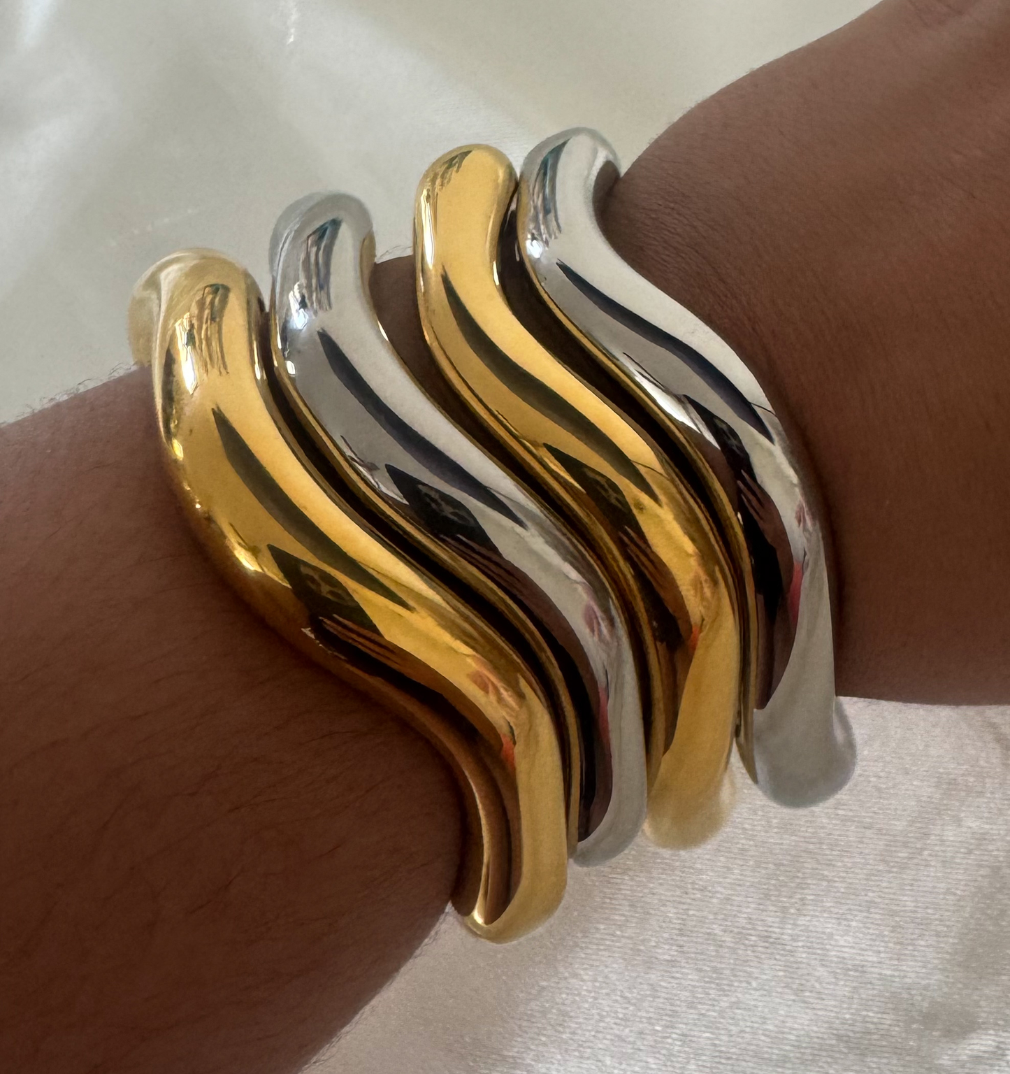 Bangle cuff